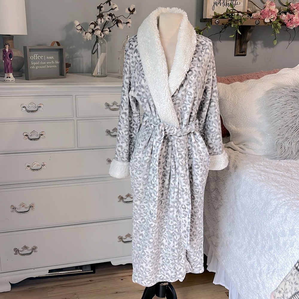 Plush Midi Robe - Picture 2 of 14